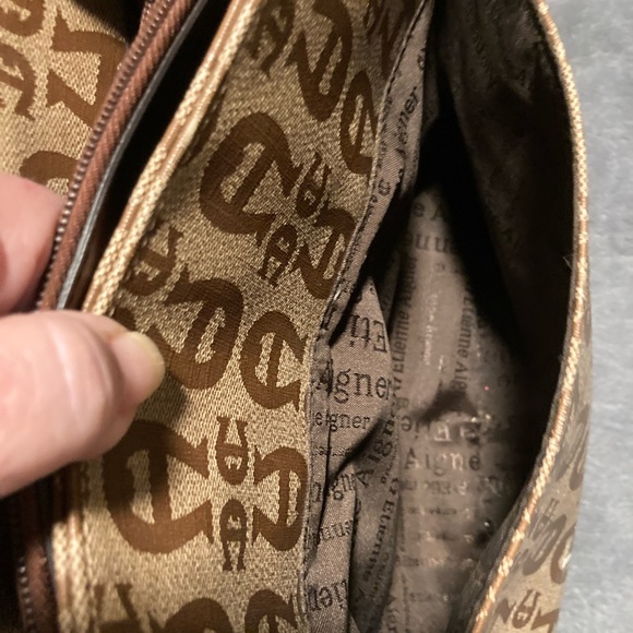 Etienne Aigner  Leather Purse Compartments Plenty - Picture 10 of 16